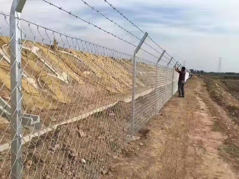 公路編織網隔離（lí）柵